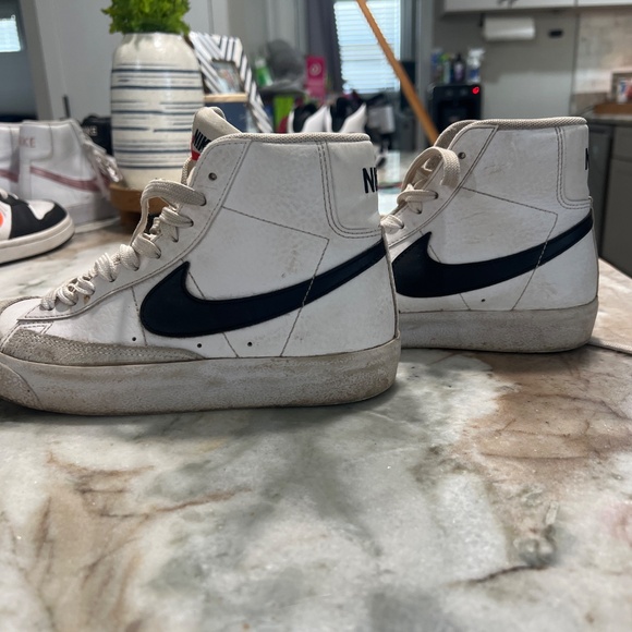 Nike blazers - Picture 3 of 3